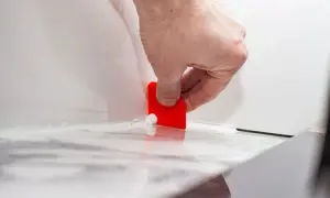 Ile schnie silikon w kabinie? Odkryj kluczowe czasy utwardzenia