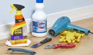 Narzędzia do usuwania silikonu: Goo Gone, Clorox, suszarka, rękawice i noże. Dowiedz się, jak wyjąć silikon z pistoletu.