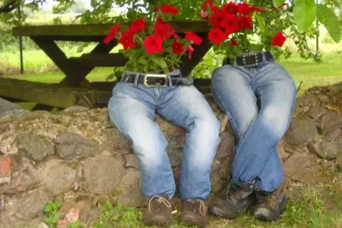 Jak zrobić kwietnik z jeansów - proste sposoby na kreatywne DIY