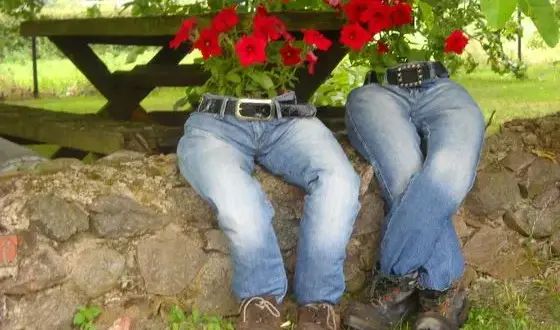 Jak zrobić kwietnik z jeansów - proste sposoby na kreatywne DIY